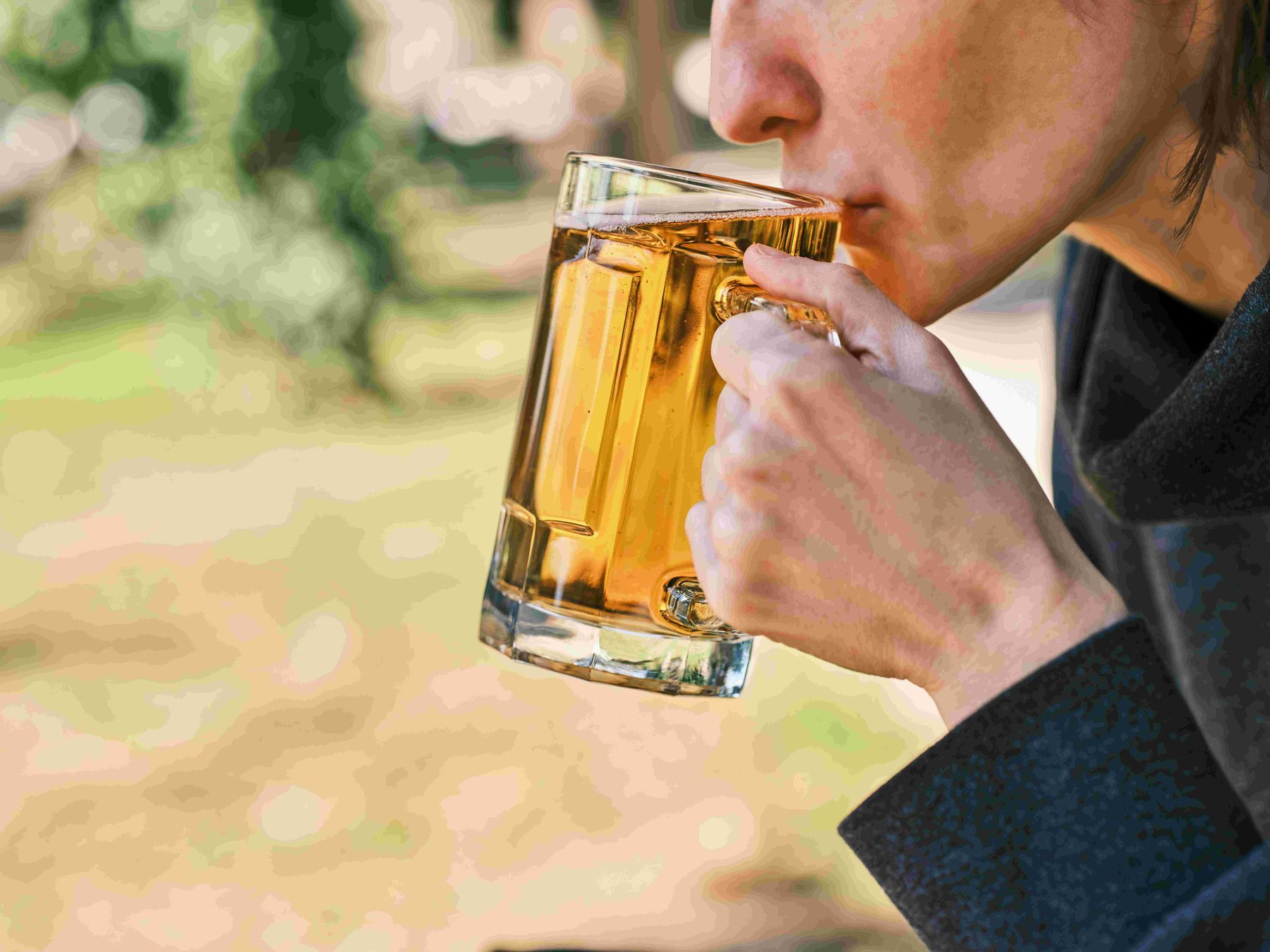 Is Your Drink Hurting Your Gut? ǀ How Alcohol Fuels Stomach Ulcers and Digestive Woes